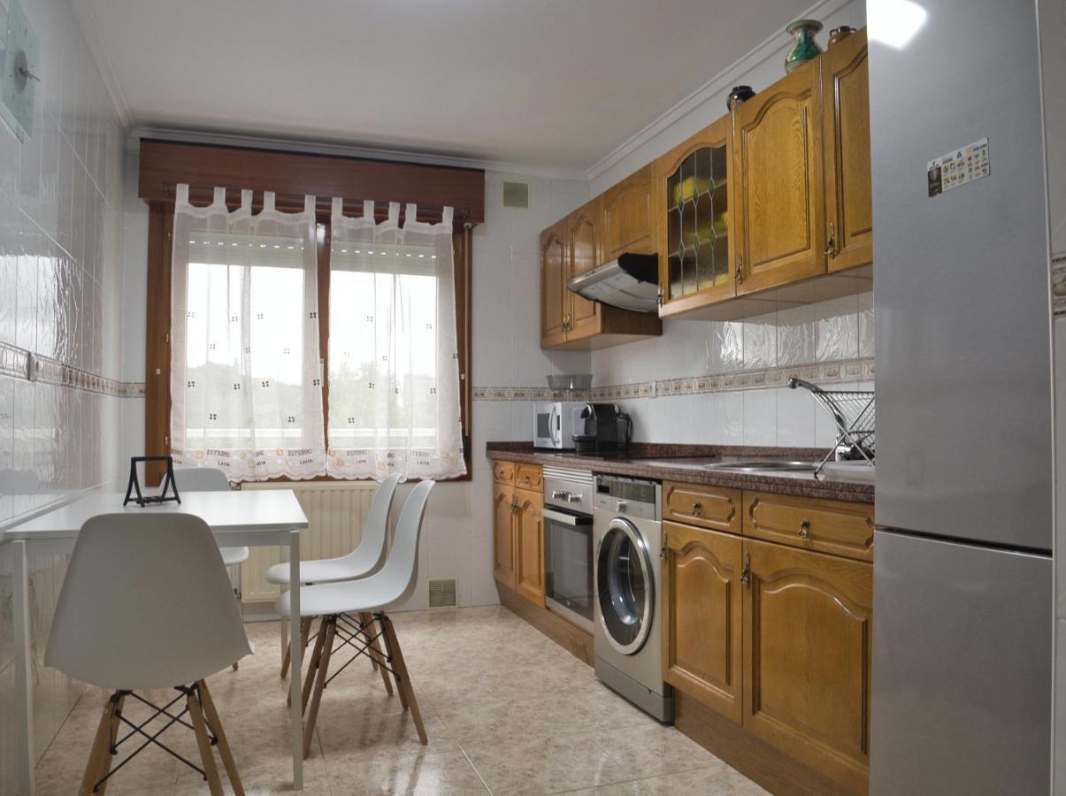 La Villa De Lore, Piso Completo Apto 6 Personas Con Garaje Avilés Kültér fotó