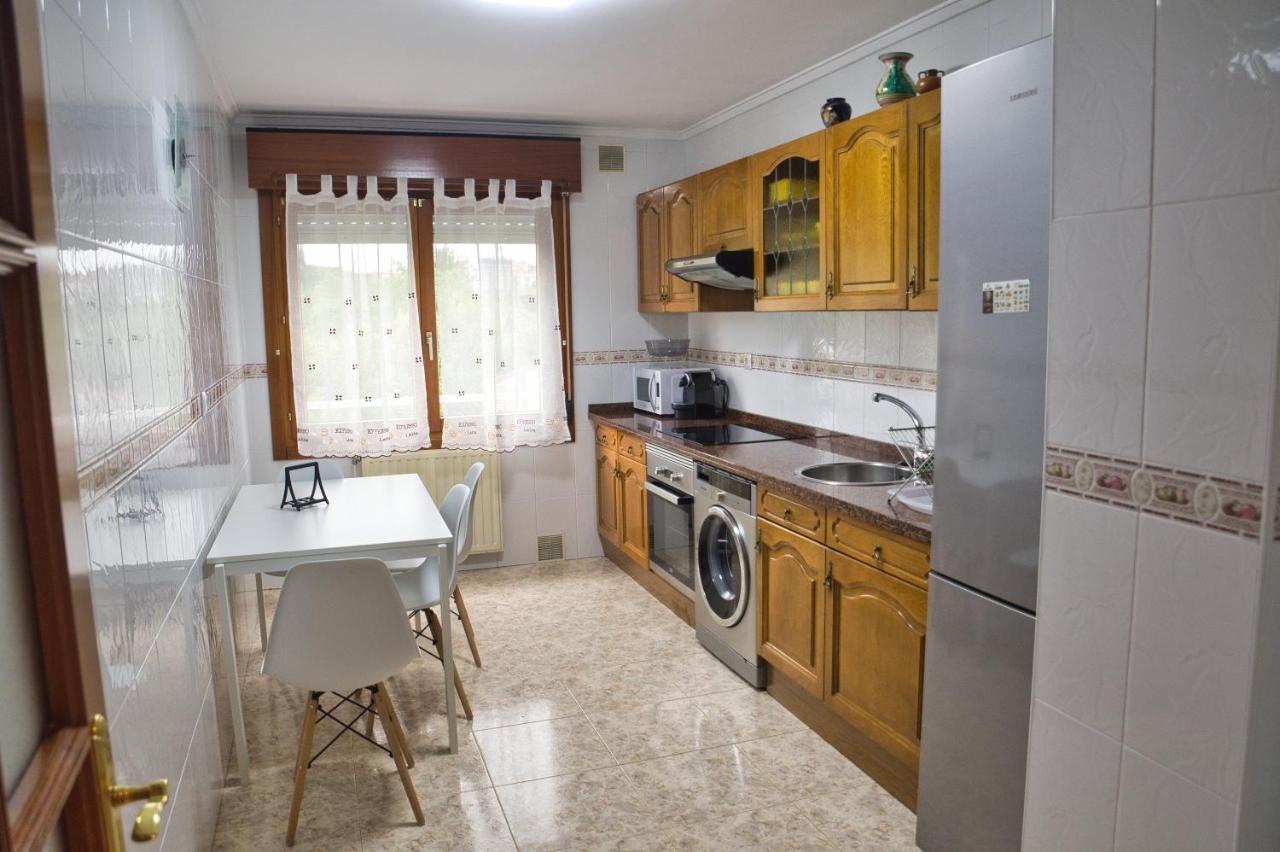 La Villa De Lore, Piso Completo Apto 6 Personas Con Garaje Avilés Kültér fotó