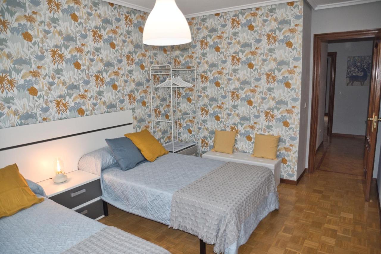 La Villa De Lore, Piso Completo Apto 6 Personas Con Garaje Avilés Kültér fotó